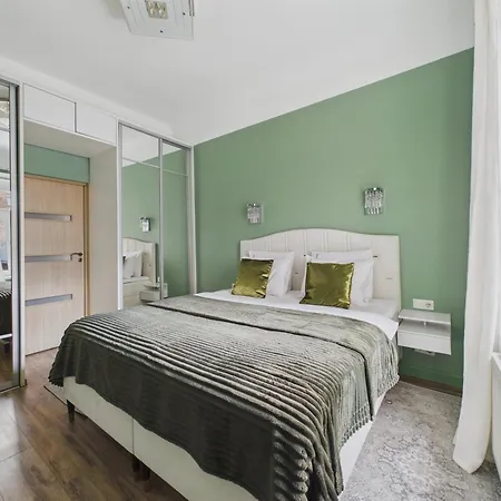 2br Family Budget By Daugava River Apartman *